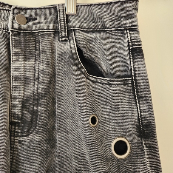 Hot Topic Black Star Grommet Wide Leg Denim Pants Jeans Grunge Goth Punk Size 7 - Picture 6 of 17